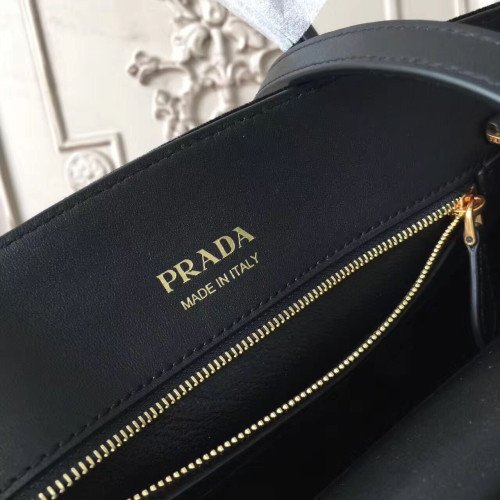 Pra*a-bibliotheque-replica-bag-black-10