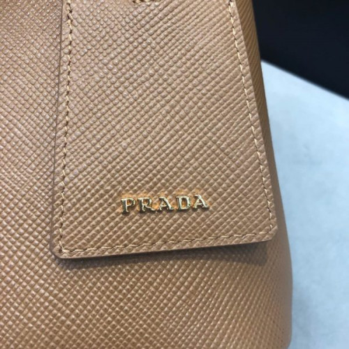 Pra*a-saffiano-2
