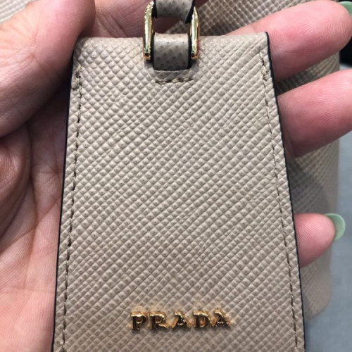 Pra*a-saffiano